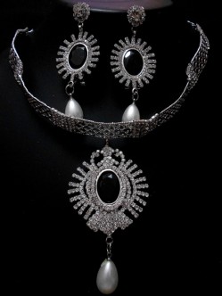 fashion-jewelry-chokers-11130FN1530